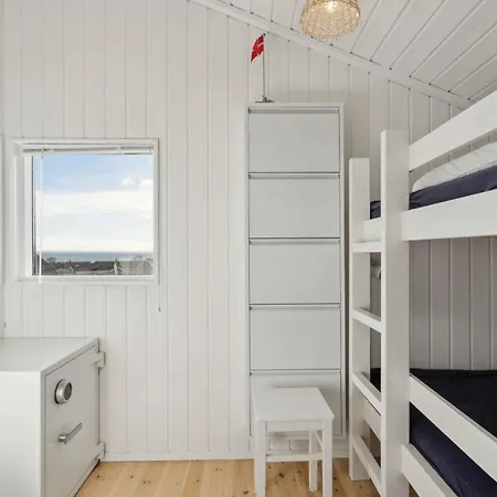 Lovely Summer House With Sea View Holiday home