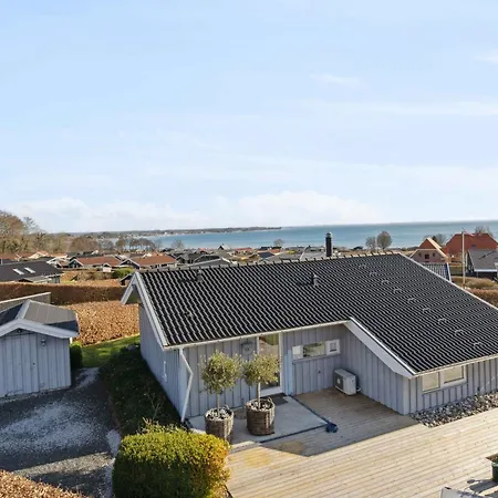 Lovely Summer House With Sea View *