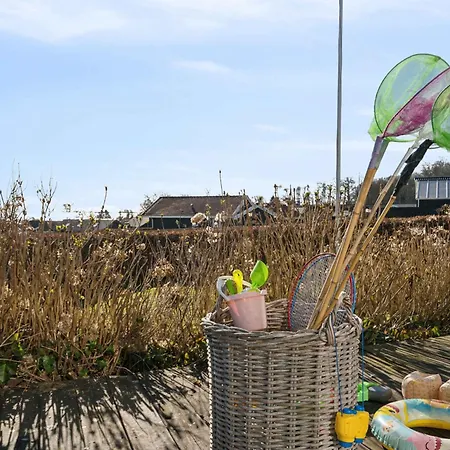 בית נופש Lovely Summer House With Sea View Sjolund