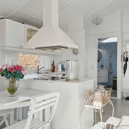 Lovely Summer House With Sea View בית נופש *