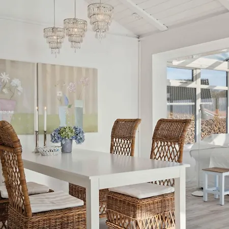 Lovely Summer House With Sea View בית נופש Sjolund