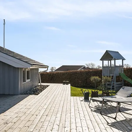 Prázdninový dům Lovely Summer House With Sea View Sjolund