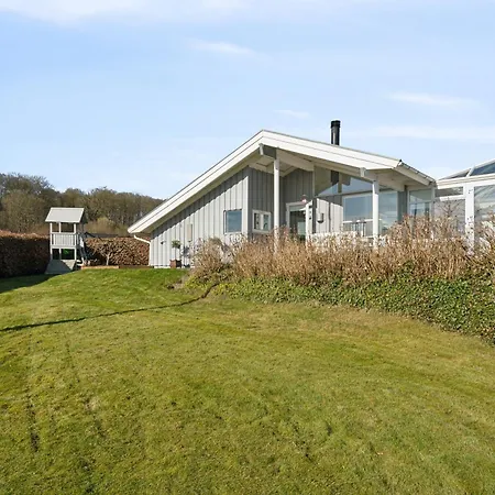 Feriehus Lovely Summer House With Sea View *